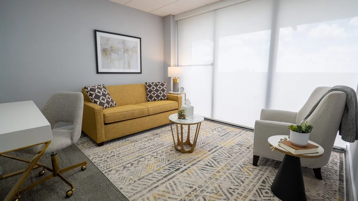 Khospace Dadeland interior 1